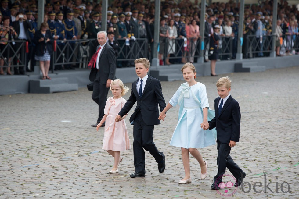 La Princesa Leonor, el Príncipe Gabriel, la Princesa Isabel y el Príncipe Emmanuel en el Día Nacional de Bélgica 2014