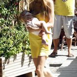 Manuela Puyol en sus primeras vacaciones en Ibiza junto a Vanesa Lorenzo