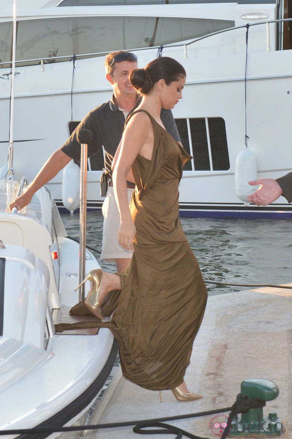 Selena Gomez vestida para la fiesta de Leonardo DiCaprio en Saint Tropez