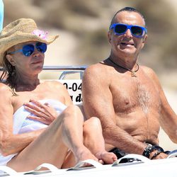 Carmen Cervera y Manolo Segura en un barco en Ibiza
