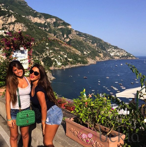 Antonella Roccuzzo y Daniella Semaan de vacaciones en Italia