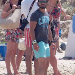 Carlos Felipe de Suecia en una playa de Ibiza