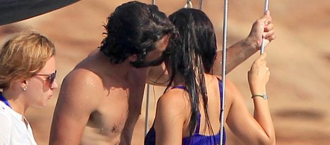 Carlos Felipe de Suecia besa a Sofia Hellqvist en Ibiza