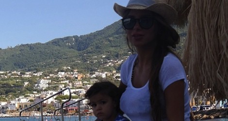 Daniella Semaan posa con su hija Lia Fàbregas durante sus vacaciones en Italia