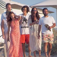 Orlando Bloom y Erica Packer con unos amigos en Ibiza