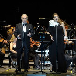 Josep Carreras y Ainhoa Arteta actuando en el Starlite Festival Marbella 2014