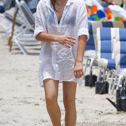 Chloe Moretz en una playa de Miami