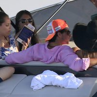 Paris Hilton y Álvaro Garnero en un barco en Ibiza