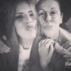 Chabelita posa con Isabel Pantoja en una divertida foto