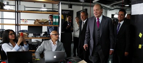 Rey Juan Carlos visita la Academia Wayra Amérigo de Bogotá