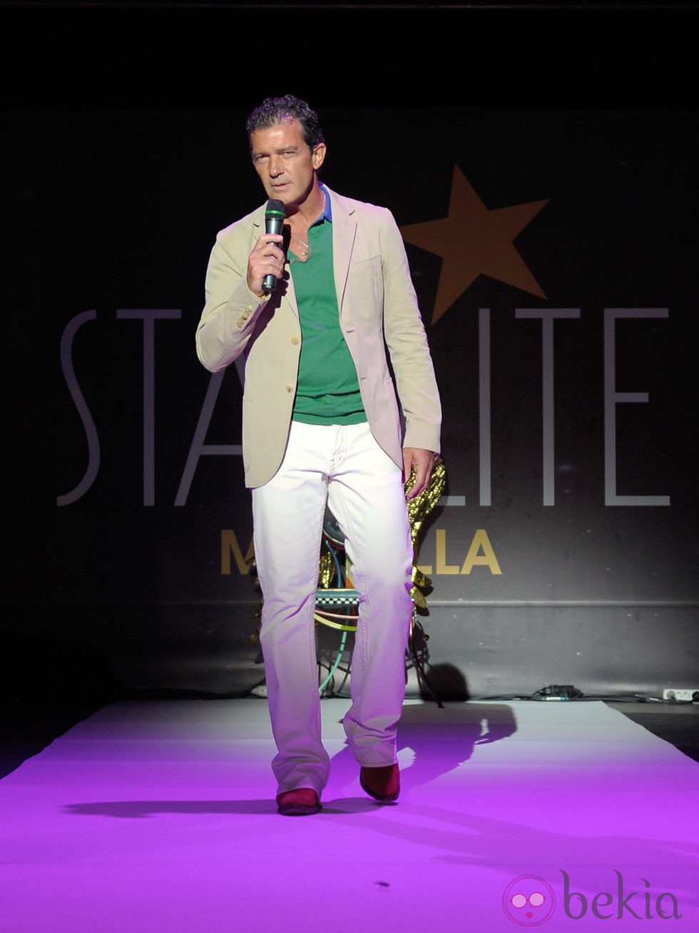 Antonio Banderas en un desfile de moda de la Starlite Gala de Marbella 2014