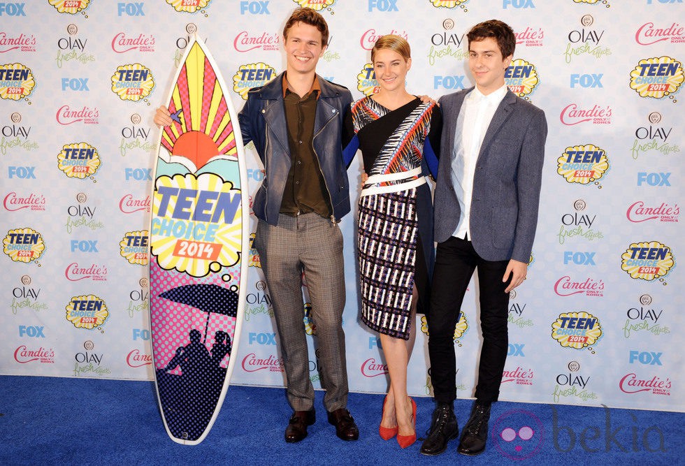 Ansel Elgort, Shailene Woodley y Nat Wolff en los Teen Choice Awards 2014