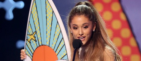 Ariana Grande en los Teen Choice Awards 2014
