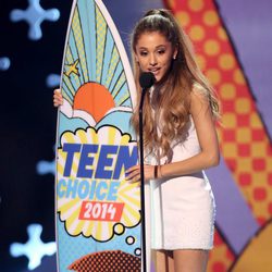 Ariana Grande en los Teen Choice Awards 2014
