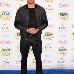 Kellan Lutz en los Teen Choice Awards 2014