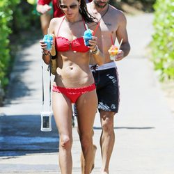 Alessandra Ambrosio y su marido, Jamie Mazur, en Maui