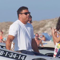 Ronaldo en una lancha a orillas de Formentera