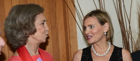 La Reina Sofía charlando con Ainhoa Arteta tras su recital en Mallorca