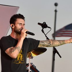 Maroon 5 durante los ensayos de los MTV Video Music Awards 2014