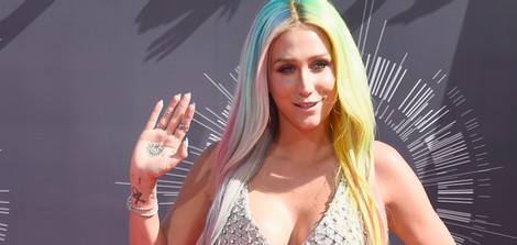 Kesha en la alfombra roja de los MTV Video Music Awards 2014