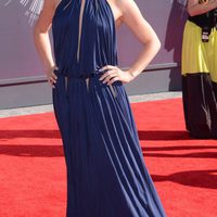 Julianne Hough en la alfombra roja de los MTV Video Music Awards 2014
