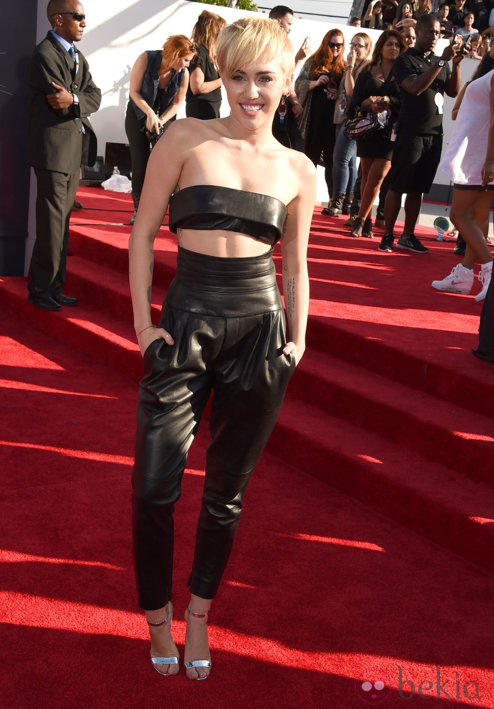 Miley Cyrus en la alfombra roja de los MTV Video Music Awards 2014