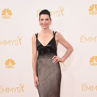 Julianna Margulies en la red carpet de los Emmys 2014