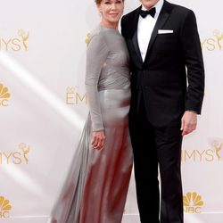 Bryan Cranston y su esposa en los Emmy 2014