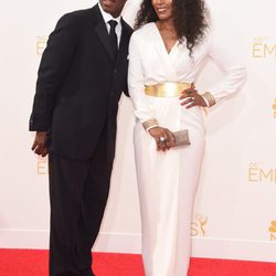 Courtney B. Vance y su mujer Angela Bassett en la alfombra roja de los Premios Emmy 2014