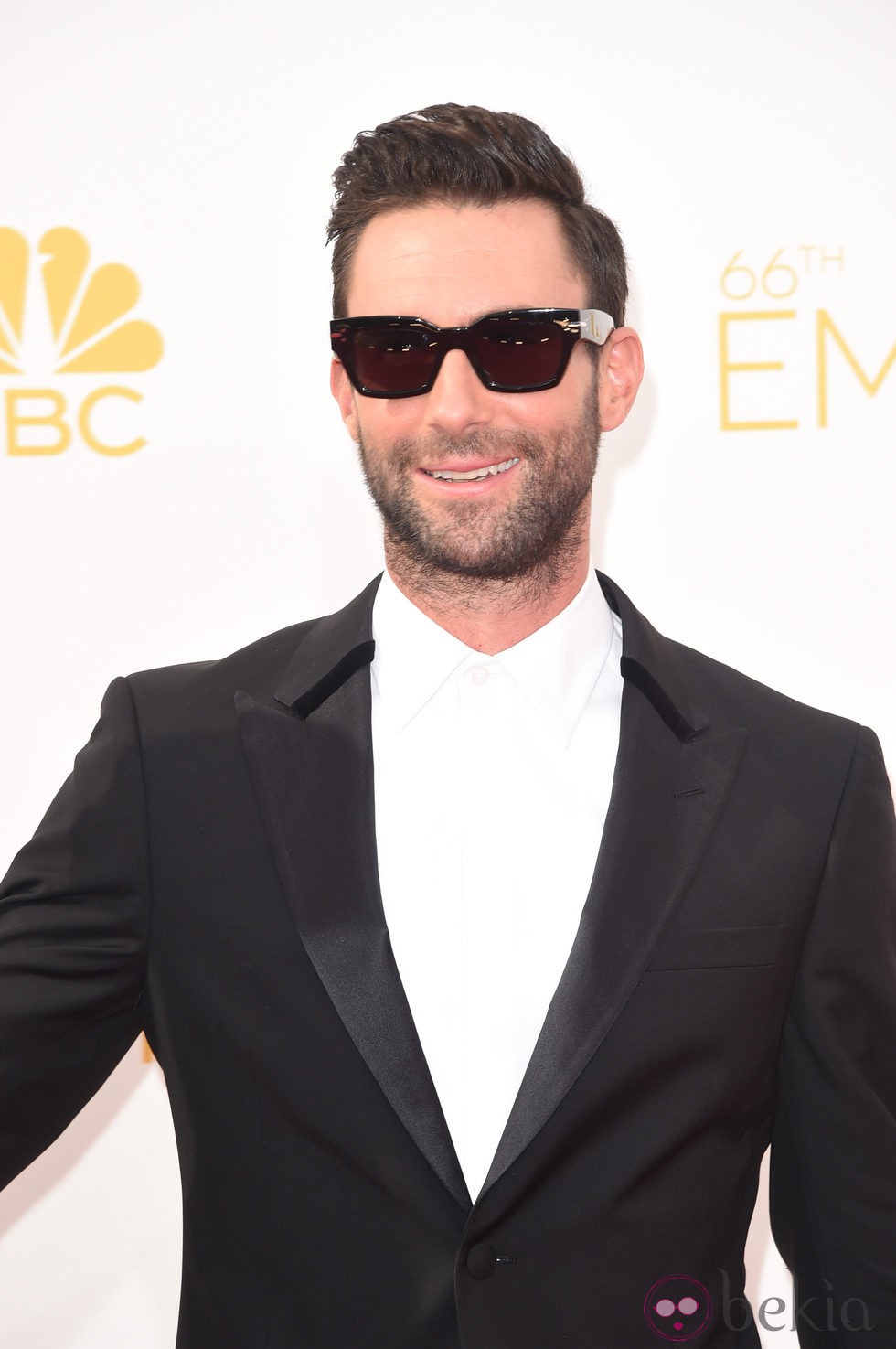 Adam Levine en la alfombra roja de los Premios Emmy 2014