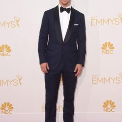 Derek Hough en la alfombra roja de los Premios Emmy 2014