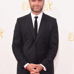 Liev Schreiber en la alfombra roja de los Premios Emmy 2014