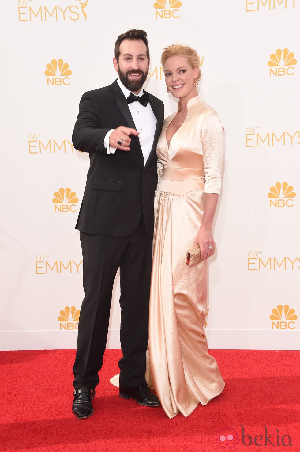 Josh Kelley y Katherine Heigl en la alfombra roja de los Premios Emmy 2014