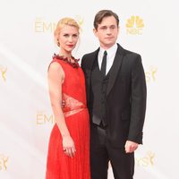 Hugh Dancy y Claire Danes en la alfombra roja de los Premios Emmy 2014