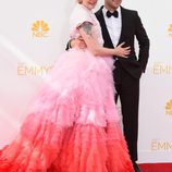 Lena Dunham y Jack Antonoff en la alfombra roja de los Premios Emmy 2014