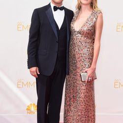 Molly McNearney y Jimmy Kimmel en la alfombra roja de los Premios Emmy 2014