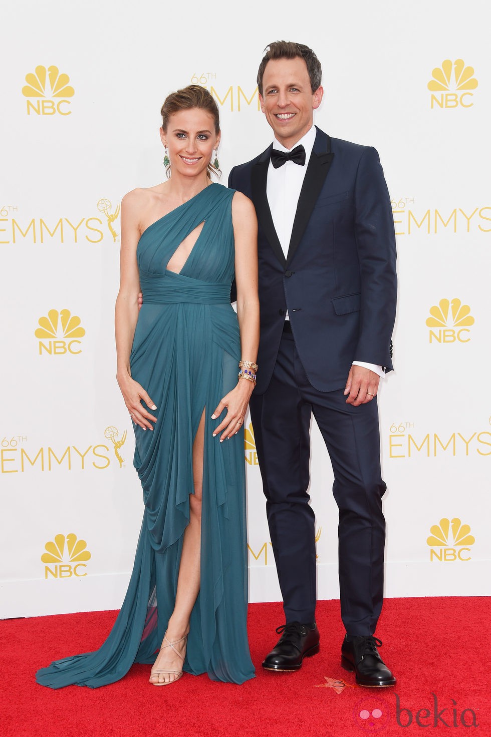 Alexi Ashe y Seth Meyers en la alfombra roja de los Premios Emmy 2014