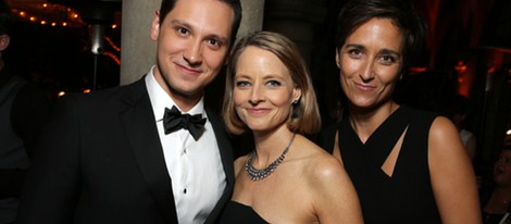 Matt McGorry, Jodie Foster y Alexandra Hedison en la fiesta de Netflix tras los Emmy 2014