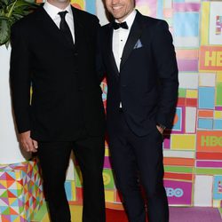 Rory McCann y Nikolaj Coster-Waldau en la fiesta de HBO tras los Emmy 2014