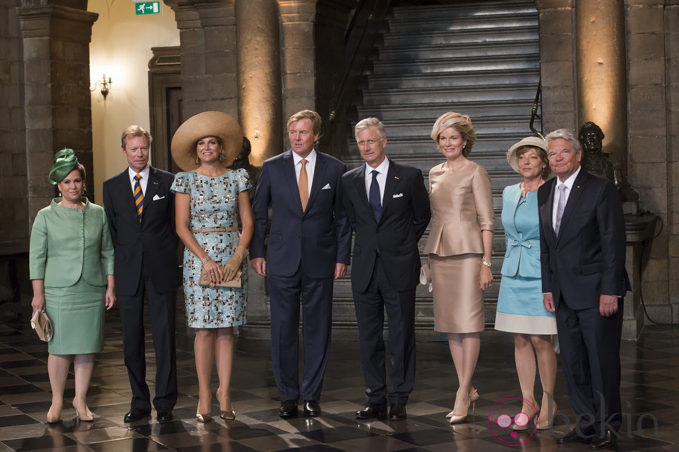 Guillermo Alejandro y Máxima de Holanda con sus invitados, los Grandes Duques de Luxemburgo, los Reyes de Bélgica y el presidente de Alemania, Joachim Gauc