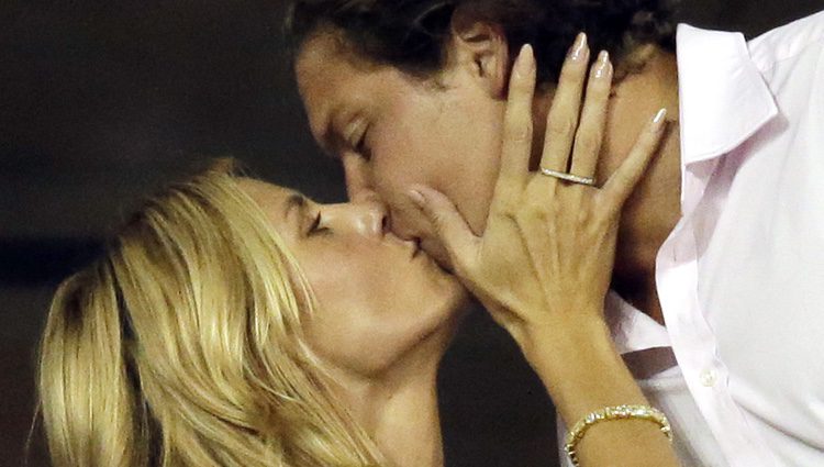 Heidi Klum y Vito Schnabel se besan en el torneo de tenis Us Open