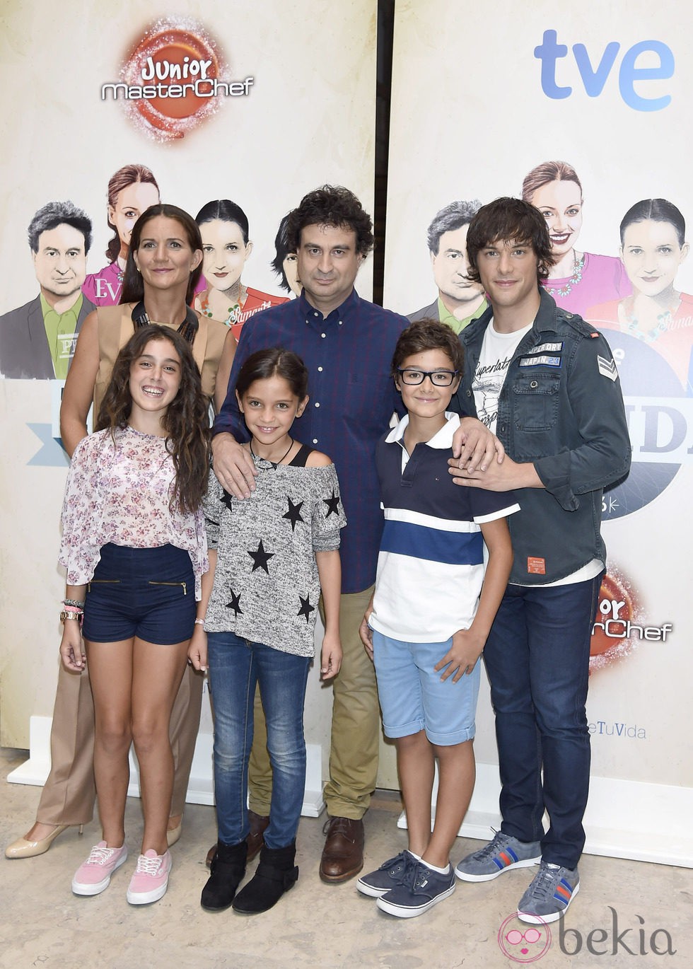Samantha Vallejo-Nájera, Pepe Rodríguez y Jordi Cruz en la presentación de 'Masterchef Junior 2' en el FesTVal 2014 con Mario, Noa y Ana Luna