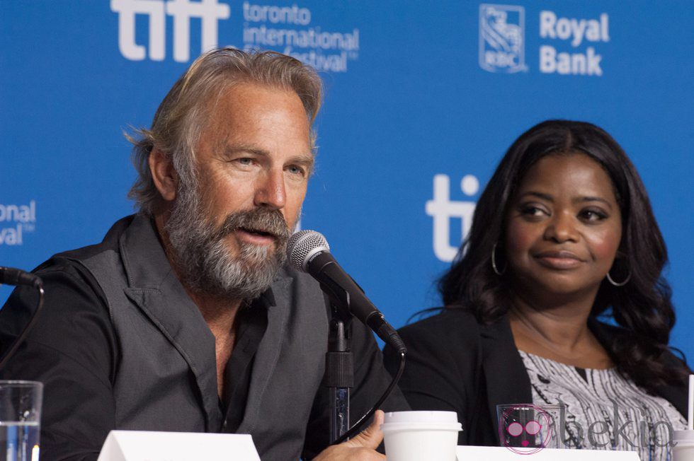 Kevin Costner y Octavia Spencer en la presentación de 'Black and White' en el Festival de Toronto 2014