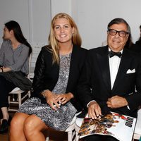 Corinna zu Sayn-Wittgenstein con su hija y Bob Colacello en el Nueva York Fashion Week primavera/verano 2015