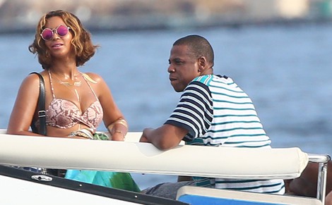 Beyoncé y Jay Z pasean en yate frente a la costa de Cannes