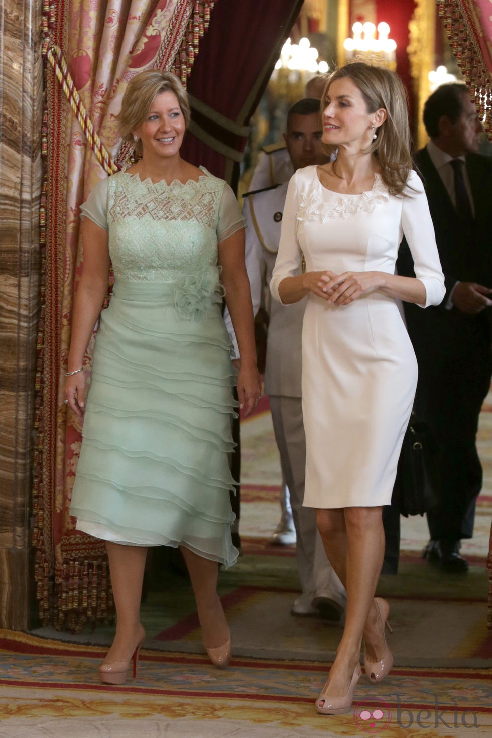 Lorena Castillo y la Reina Letizia durante un almuerzo ofrecido en el Palacio Real de Madrid