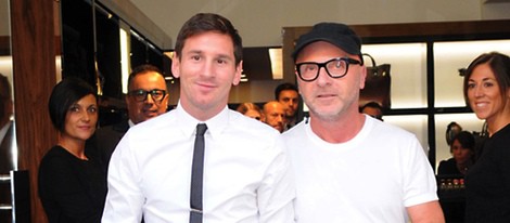 Leo Messi con Domenico Dolce a la salida de la tienda de Dolce&Gabbana en Milán