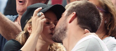Gerard Piqué y Shakira besándose el partido de baloncesto Estados Unidos-Eslovenia
