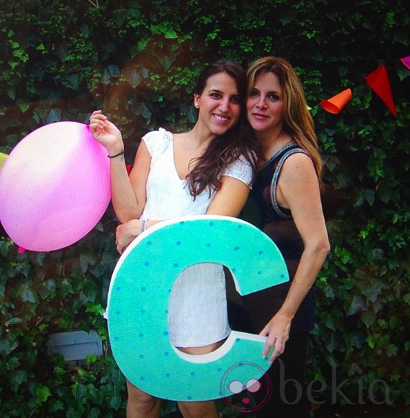 Núria Soler celebra su baby shower con su hija Carlota Fàbregas