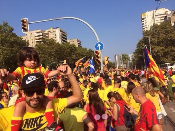 Gerard Piqué con Milan en la V de la Diada celebrada en ...